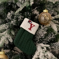 Božićni ukrasi: zeleno slovo pletene čarape sa vezenom predivnošću koja detaljno opisuje božićnu čarapu