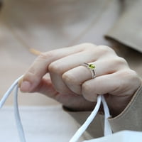 Gem Stone King 1. CT Okrugli zeleni peridot Crveni Garnet Sterling srebrni zaručni prsten