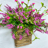 Proljetne vijenke ružičaste bobice i divljeg cvjetova vrata viseća košarica vijenac imitacija vijenac