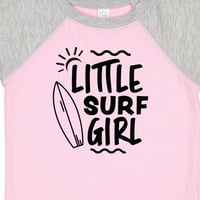 Inktastična mala surfana djevojka sa daske za surfanje Djevojka za djecu