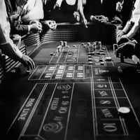1960-ih Četiri neidentifikovane osobe kockalice za kockanje kasina za plakat Print Vintage Collection