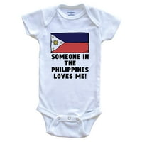 Neko na Filipinima voli me Filipino zastavu Baby Bodysuit