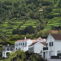 Portugal, Azores, ostrvo Pico, Santo Amaro. Pogled na grad Print Walter Bibikow