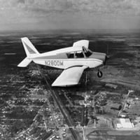 Visok kutni pogled na avion u letu, piper planu, plaža Vero, Florida, USA Poster Print
