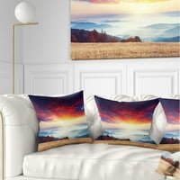 Art DemandArt 'Šareni oblaci i maglovita brda' Pejzaž pejzaž za fotografije bacaju jastuk. In. Mali
